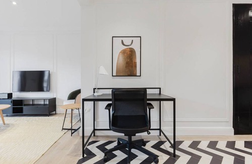 Esquerra de l'Eixample Apartment | 90 m² Apartment ∙ 2 bedrooms ∙ 4 guests