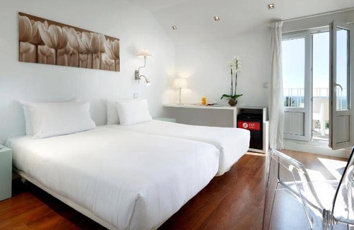 San Lorenzo de El Escorial Hotel | 28 m² Hotel ∙ 127 guests