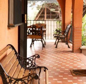 San Martin de Valdeiglesias Villa | 180 m² Villa ∙ 5 bedrooms ∙ 14 guests