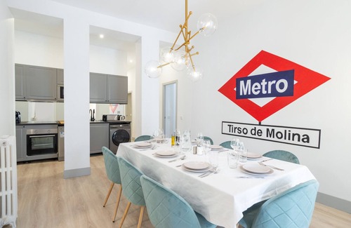 Embajadores Apartment | Exclusive Banksy Downtown, by Monaro