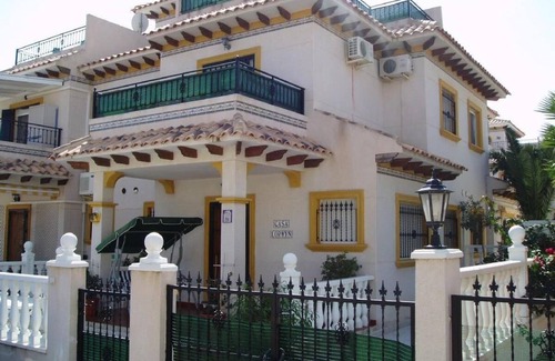 Orihuela Costa Villa | Fabulous 3 bedroom Quad Villa in lovely Urbanisation close to amenities