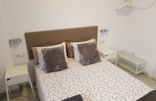 Ensanche Centro Hostel | Fan Rooms Duquesa