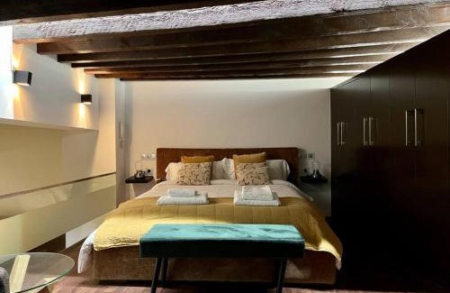 Historical Center Apartment | Fr26 Luxurious Apartment, 2 minutes from Cathedral