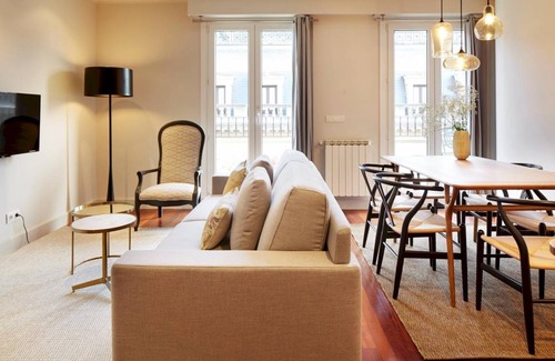 San Sebastian Centro Apartment | Garibay Terrace by FeelFree Rentals