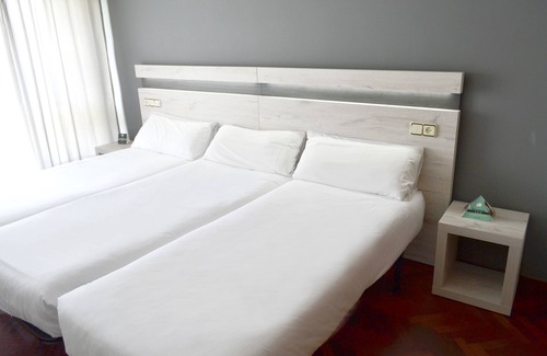 Elvina Hostel | Hostal Alda Puerta Coruña