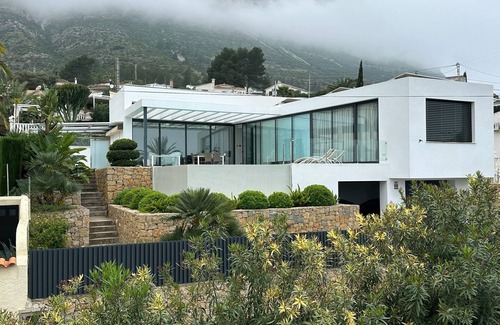 Denia Villa | luxurious, state-of-the-art villa with beautiful views