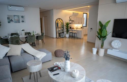 Riyadh Apartment | Luxury Apartment 3 Bedroom & Rooftop, Irqah Riyadh