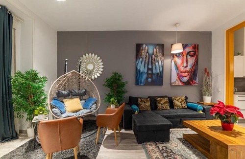 Embajadores Apartment | Luxury Suite - Prime Location
