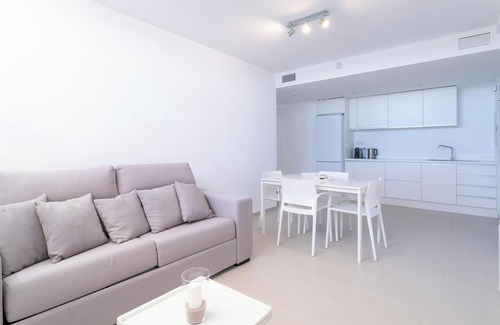 Coveta Fuma Villa | Luxury Villa Lizo with Fabulous View, Pool, Terrace & Wi-Fi