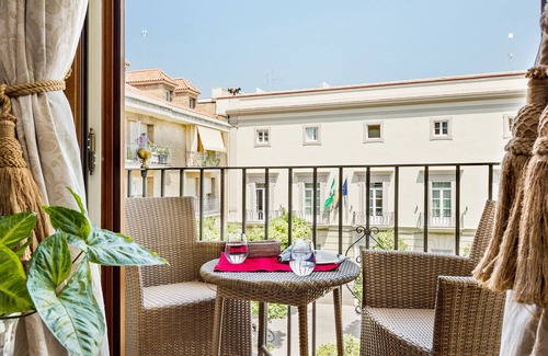 Santa Cruz Apartment | Magnificent Apartment Next to Alcazar Palace. Contratacion