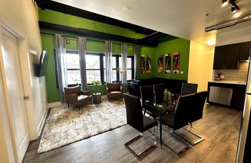 Near South Side Apartment | Modern 3BR in South Loop with Optional Parking and Gym Access Near McCormick Place, Chinatown and Soldier Field