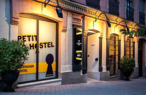 Imperial Hostel | Petit Hostel La Latina