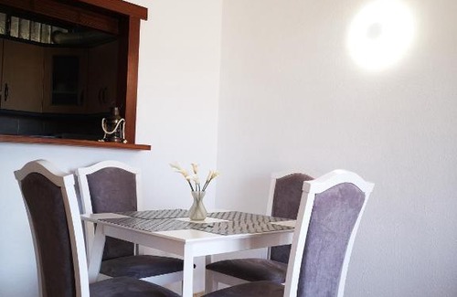 Fuengirola City Centre Apartment | Primera línea de playa. Céntrico y soleado.