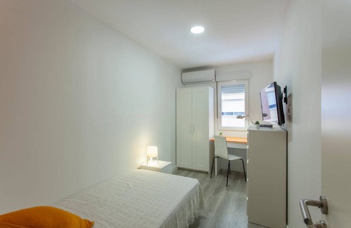 Burjasot Resort | Private room ∙ 1 bedroom ∙ 1 guest