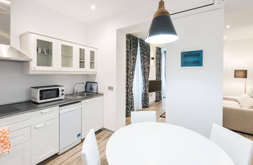 Sol Apartment | PUERTA DEL SOL CITY CENTER IV C
