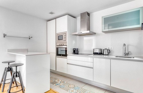 Esquerra de l'Eixample Apartment | Renovated Antiga Esquerra de l'Eixample 2BR, w/Roof & BBQ, by Blueground