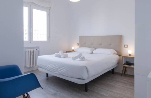 Cuatro Caminos Apartment | Santiago Bernabeu- 1dorm - Bright and refurbished