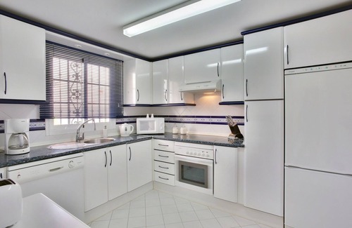 New Golden Mile House | Spacious Beachside House With Roof Jacuzzi, Private Garden & communal pool