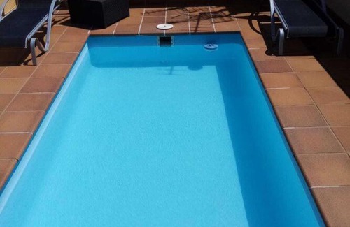 Oliva House | Spacious Holiday Home in Oliva with Swimming Pool