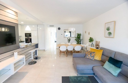 Orihuela Costa Apartment | Three bedroom apartment for rent in the Residence "Royal Park 23" in Villamartin (Orihuela).