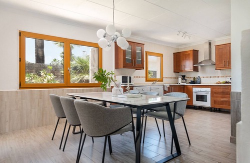 Alcudia Ski Chalet | Villa Claudine, 800 meters from the beach with pool, for 6 People