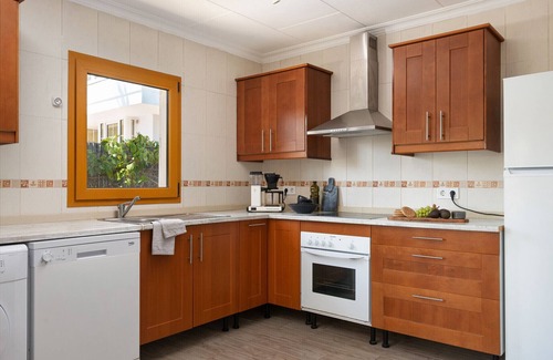 Alcudia Ski Chalet | Villa Claudine, 800 meters from the beach with pool, for 6 People