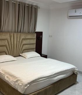 Al Majmaah Hotel | أجنحة ألتميز ألفرع الاول المخدومة