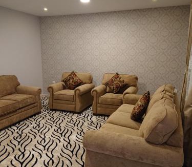 Al Ulaya Apartment | اجنحة النرجس الفندقية