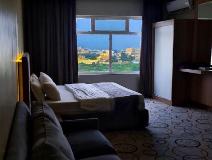 Abha Hotel | جولدن العرين للشقق الفندقية