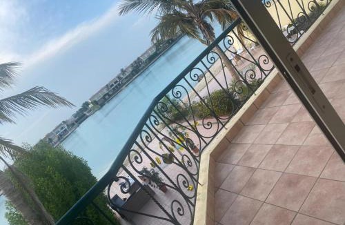 Durrat Al-Arous Villa | درة العروس فيلا بلويتش الازرق