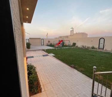 Unaizah House | شاليه وردة الدرة