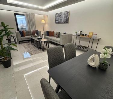 Al Aqiq Apartment | شقة أنيقة غرفتين نوم وصالة مودرن 013l