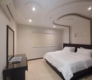 Al Aziziyah Apartment | شقق طلائع الدانه للوحدات المخدومه