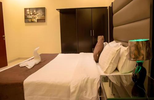 Al Hamra Hotel | شقق منازل معالي للشقق المخدومة