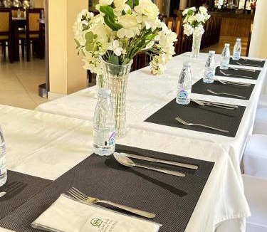 Unaizah Hotel | فندق عنيزة الحديث