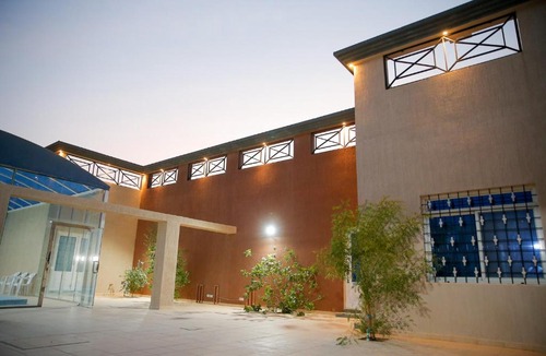 Al Hofuf Villa | فيلا الورود