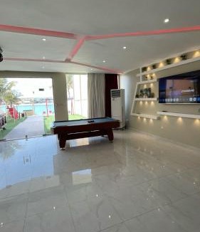 Dhahban Villa | فيلا هابي بيتش شاطى رملي وخاص