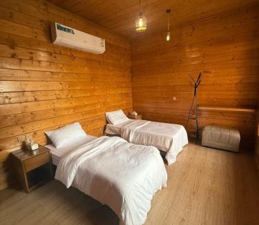 Al Riyadh Ski Chalet | كوخ النزل الأوروبي