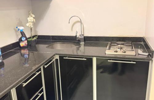 Baljurashi Apartment | ليالي العزيزية للوحدات السكنية
