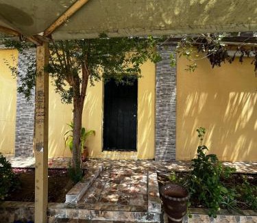 Al Kura House | منزل الصالحية الفندقي
