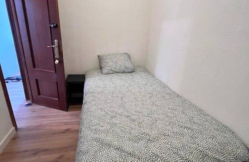 Arganzuela Resort | 100 m² Private room ∙ 1 bedroom ∙ 1 guest