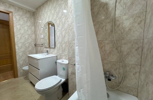 Mostoles Apartment | 110 m² Apartment ∙ 5 bedrooms ∙ 5 guests