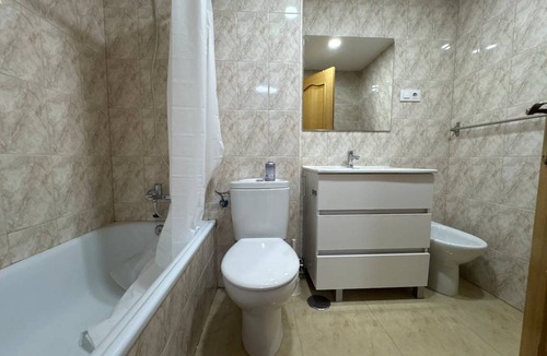 Mostoles Apartment | 110 m² Apartment ∙ 5 bedrooms ∙ 5 guests
