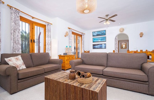 Arnella Villa | 120 m² Villa ∙ 5 bedrooms ∙ 10 guests