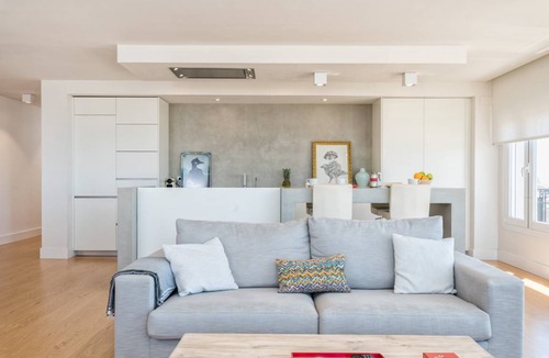 Ensanche Centro Apartment | 130 m² Apartment ∙ 2 bedrooms ∙ 4 guests