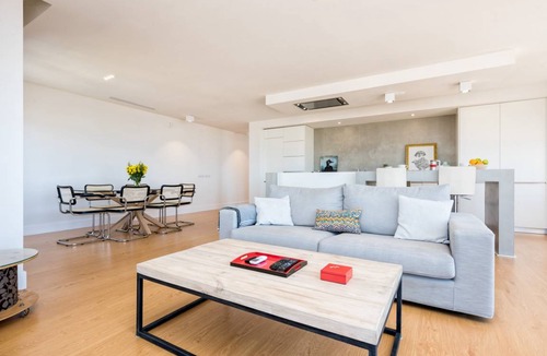 Ensanche Centro Apartment | 130 m² Apartment ∙ 2 bedrooms ∙ 4 guests