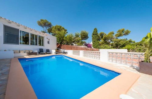 Cala Vadella Villa | 150 m² Villa ∙ 4 bedrooms ∙ 5 guests