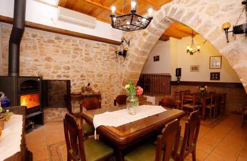 Albocasser House | 180 m² House ∙ 5 bedrooms ∙ 15 guests