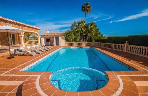 Empedrola Villa | 180 m² Villa ∙ 4 bedrooms ∙ 8 guests