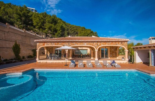Empedrola Villa | 180 m² Villa ∙ 4 bedrooms ∙ 8 guests